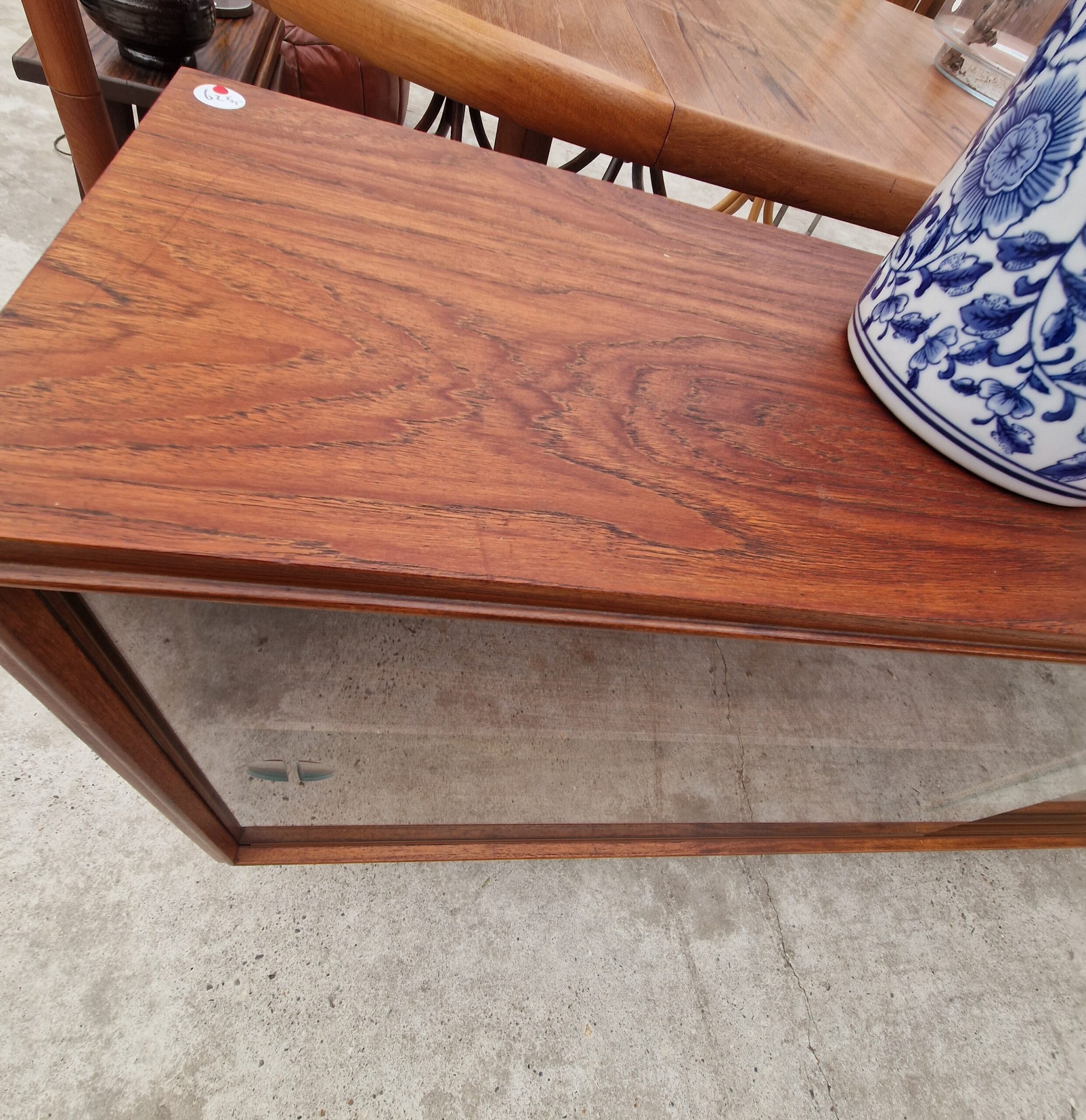 Vintage vitrinekast 160cm met mooie geslepen grepen - Afbeelding 7