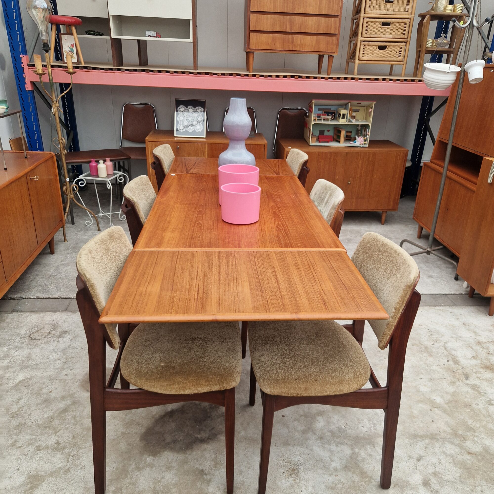 Vintage teakhouten uitschuiftafel