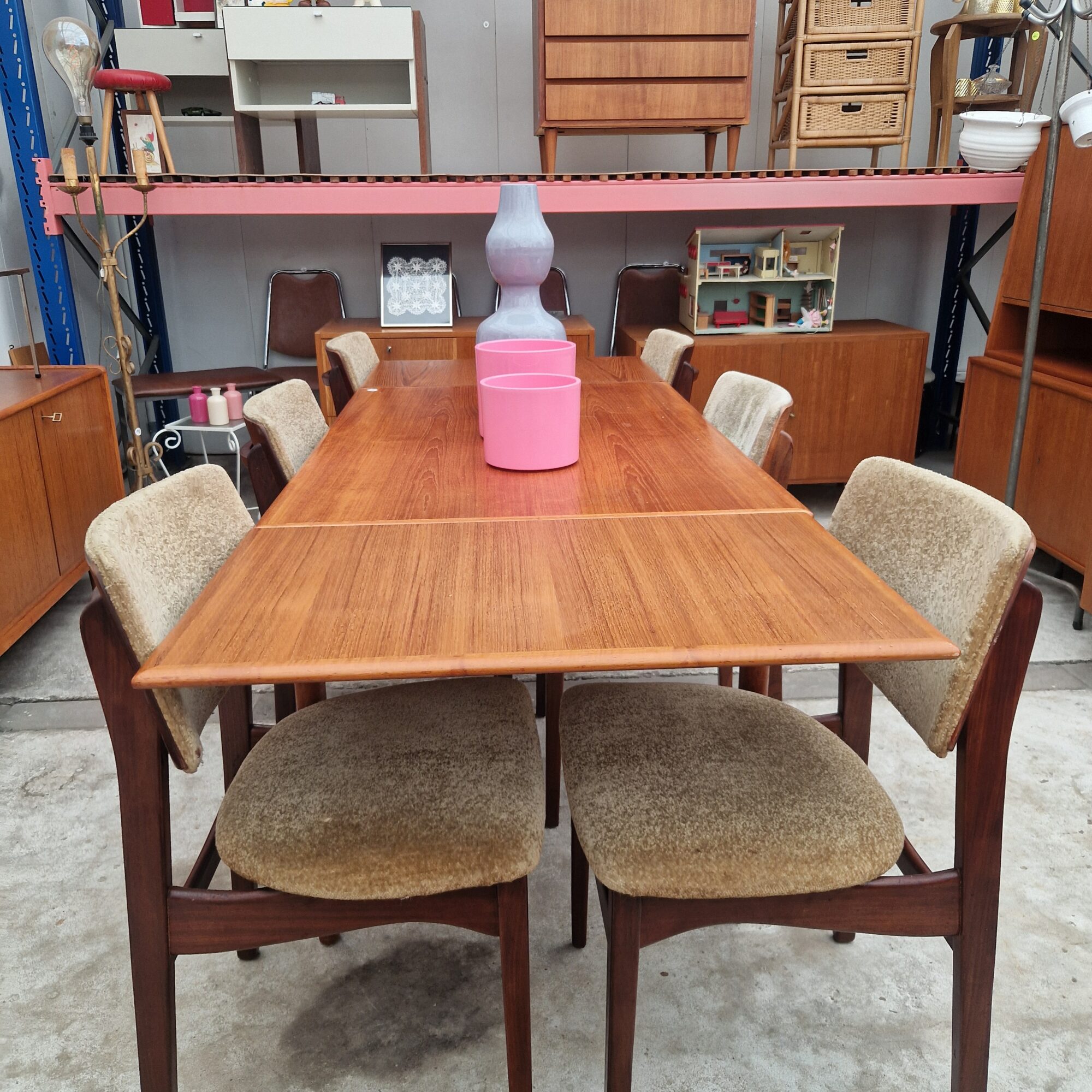 Vintage teakhouten uitschuiftafel