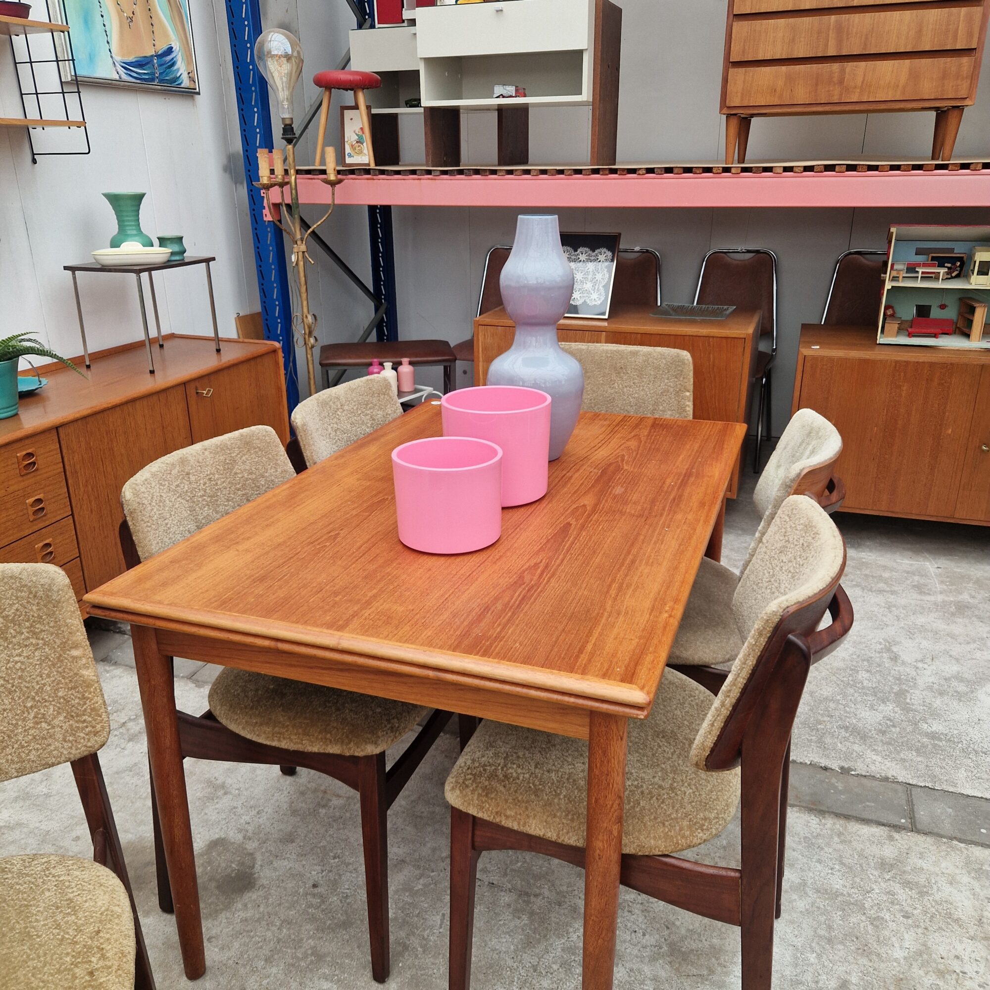 Vintage teakhouten uitschuiftafel