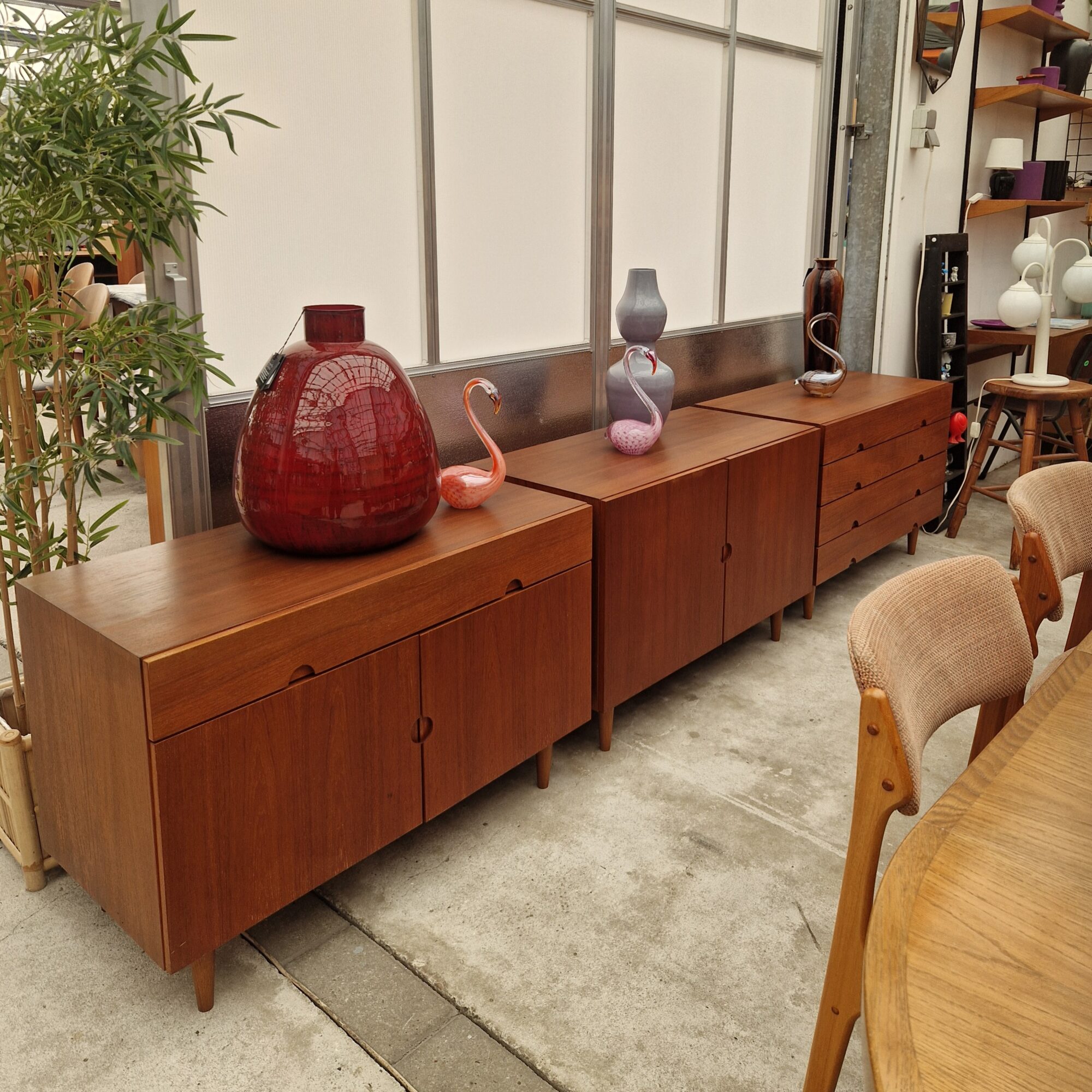 Drie vintage kasten 100cm van Bramin