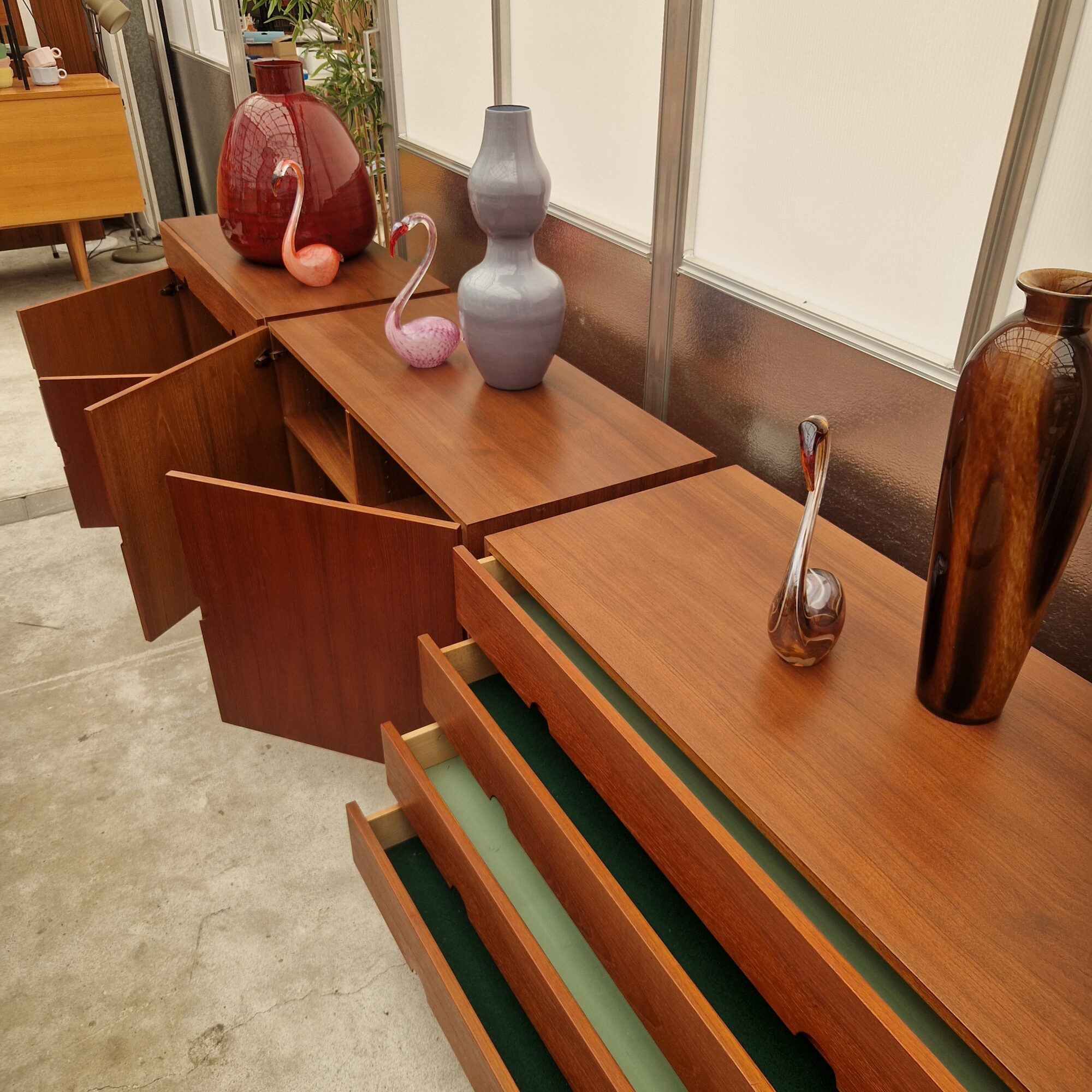 Drie vintage kasten 100cm van Bramin
