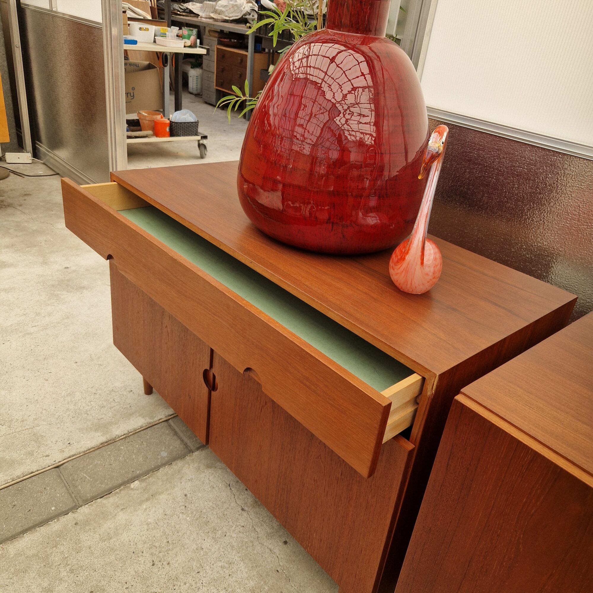 Drie vintage kasten 100cm van Bramin