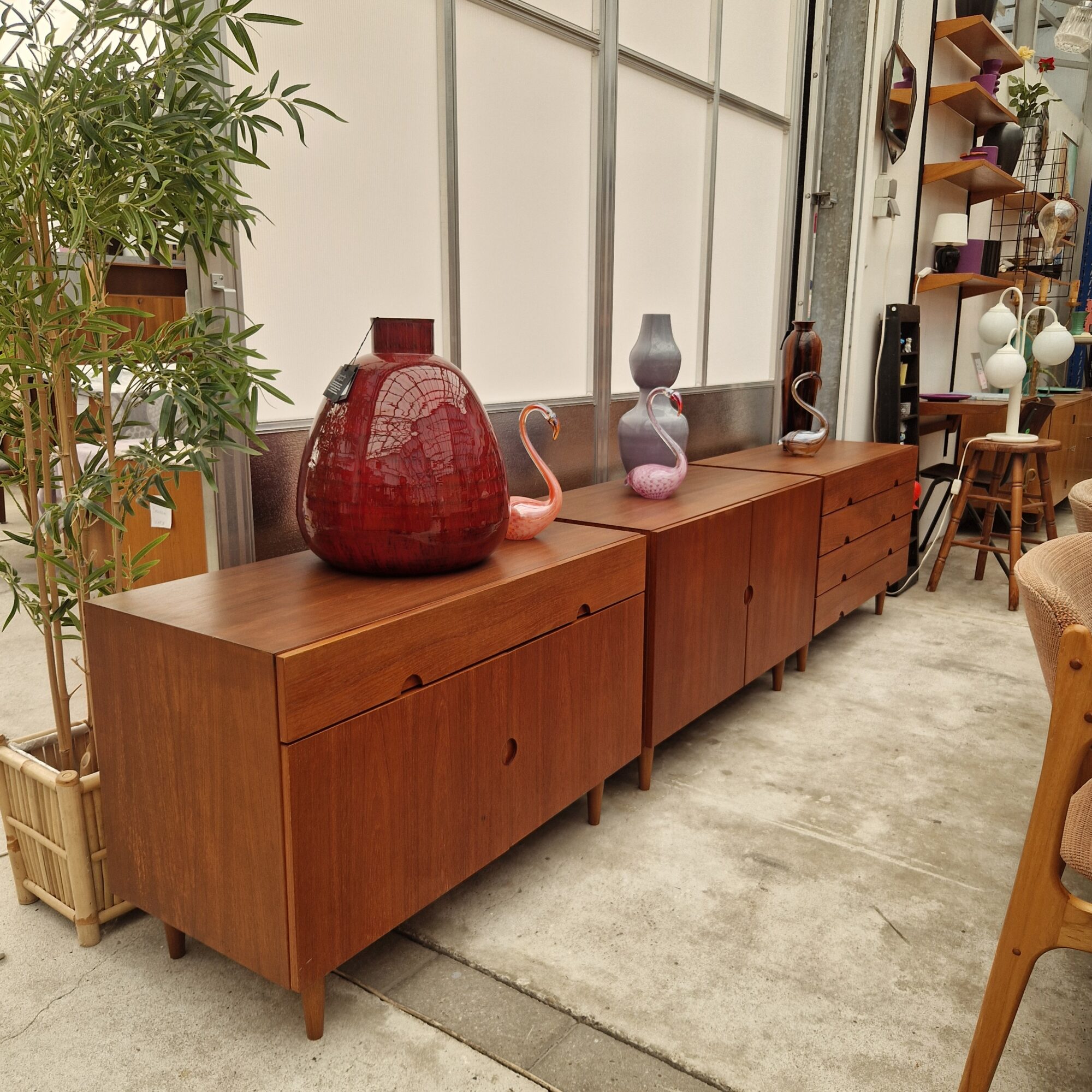 Drie vintage kasten 100cm van Bramin