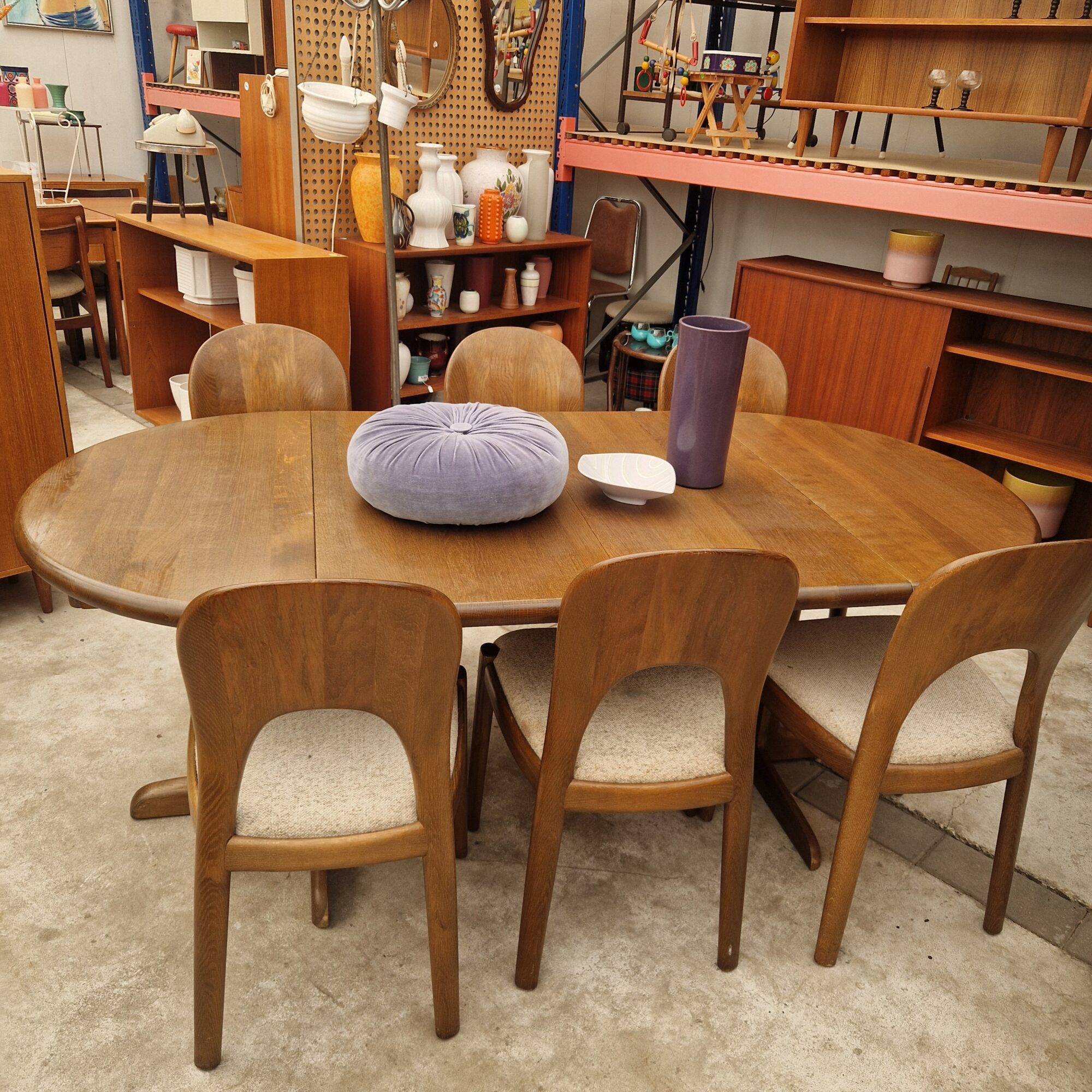 Vintage ronde uitschuiftafel tot 197cm en 6 Morten chairs, Koefoed Hornslet Danish design