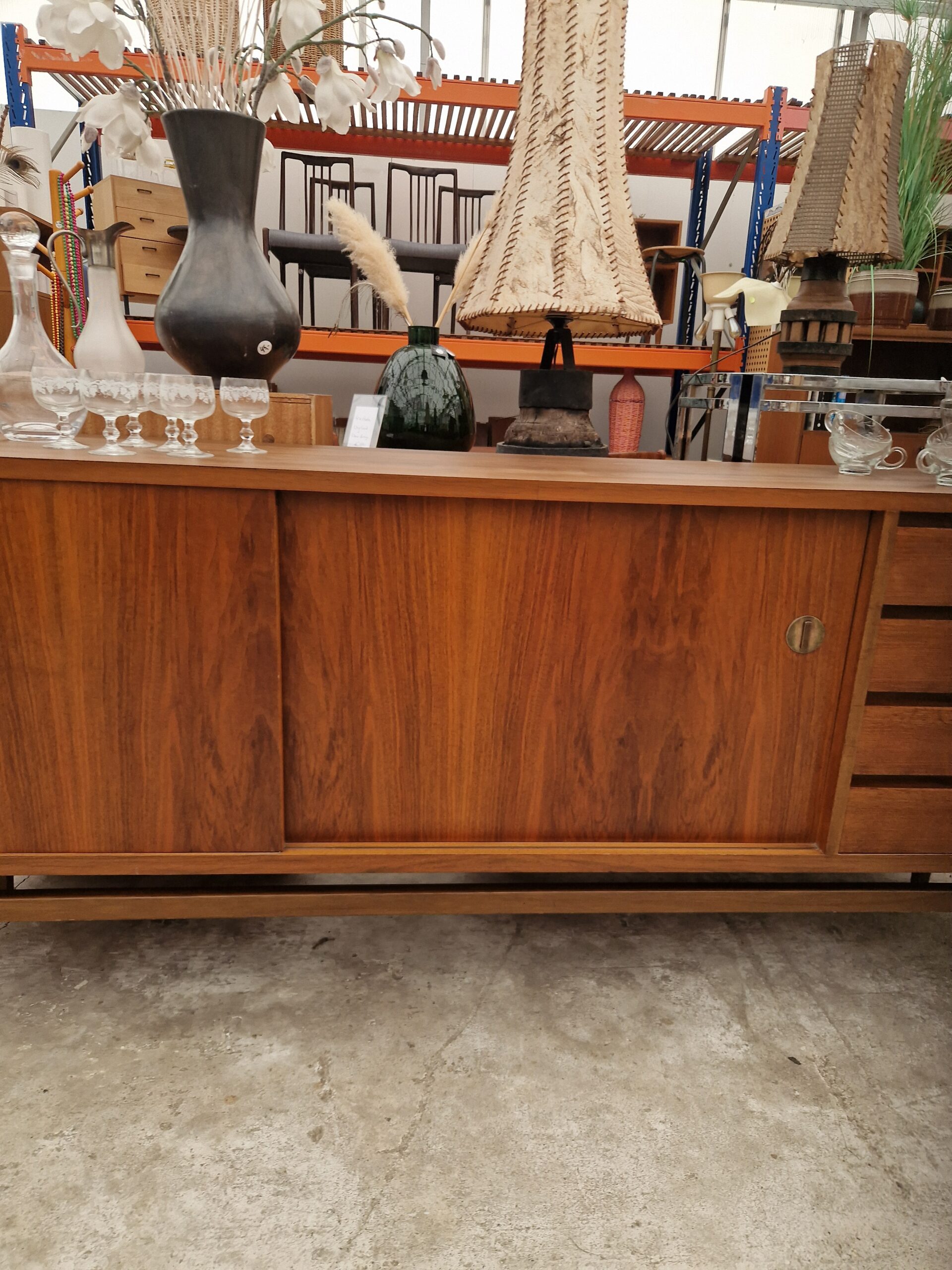 Vintage dressoir 230cm met twee schuifdeuren - Afbeelding 4