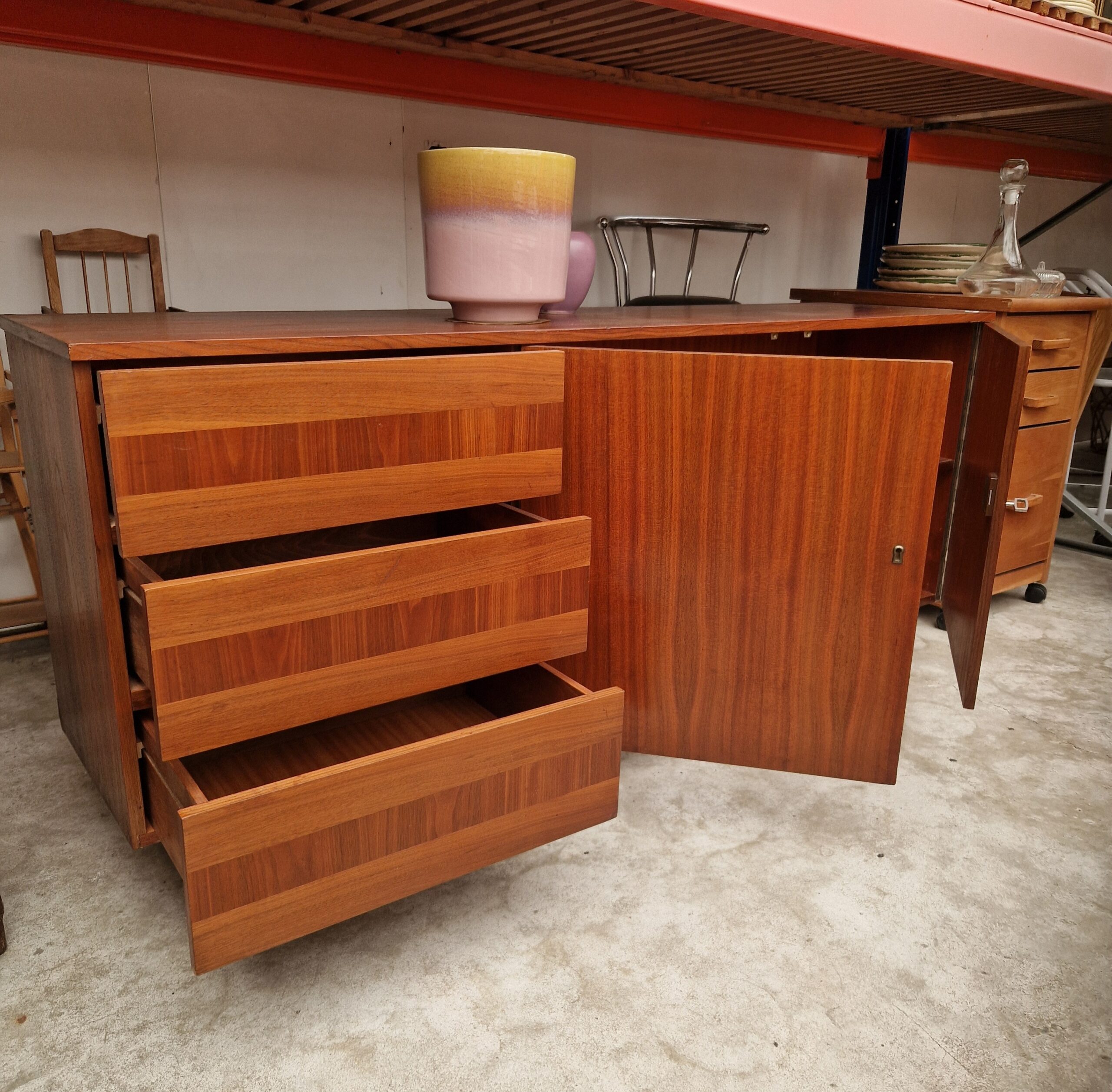 Vintage dressoir 160cm ladefronten met houtmotief - Afbeelding 11