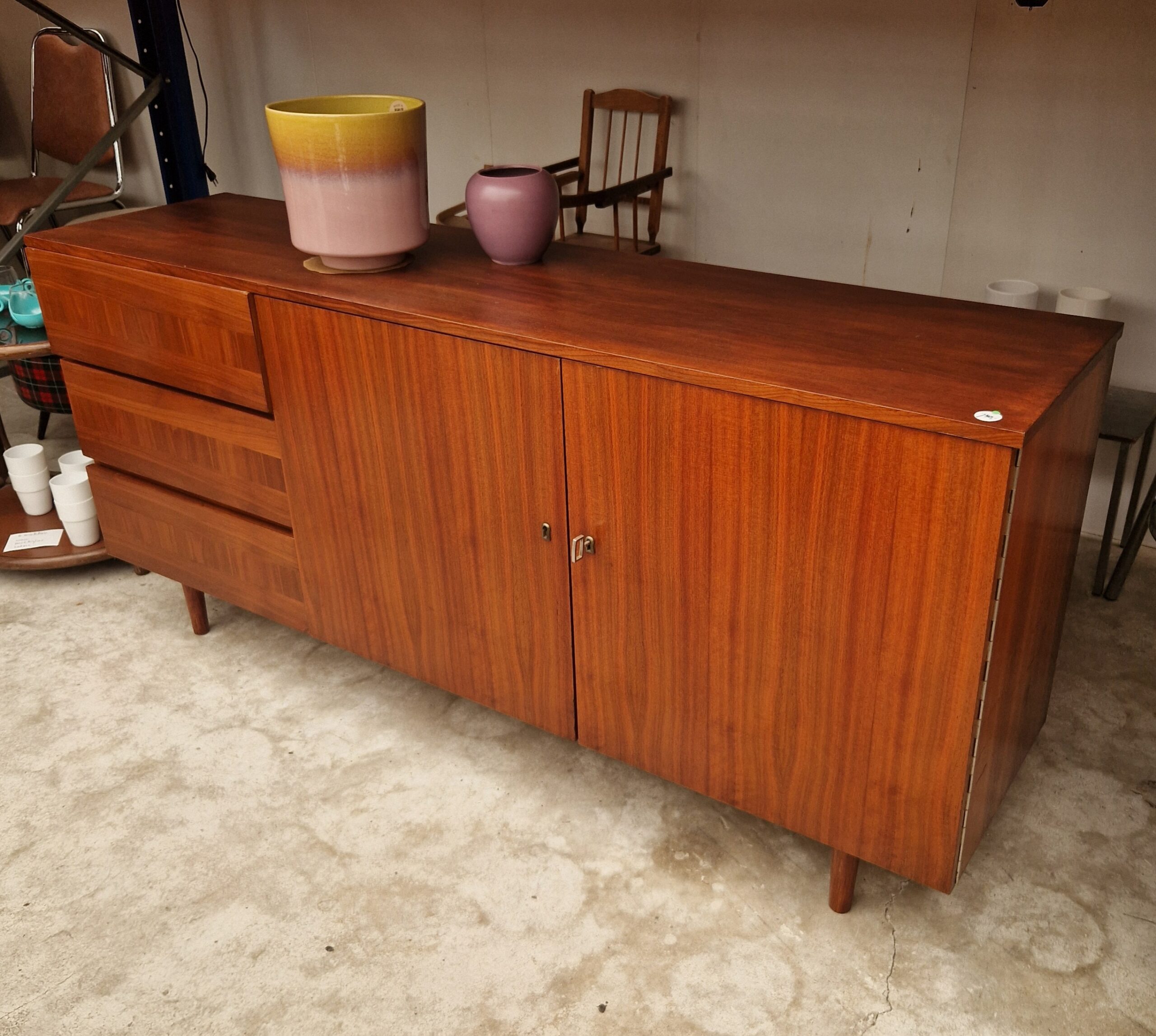 Vintage dressoir 160cm ladefronten met houtmotief - Afbeelding 12