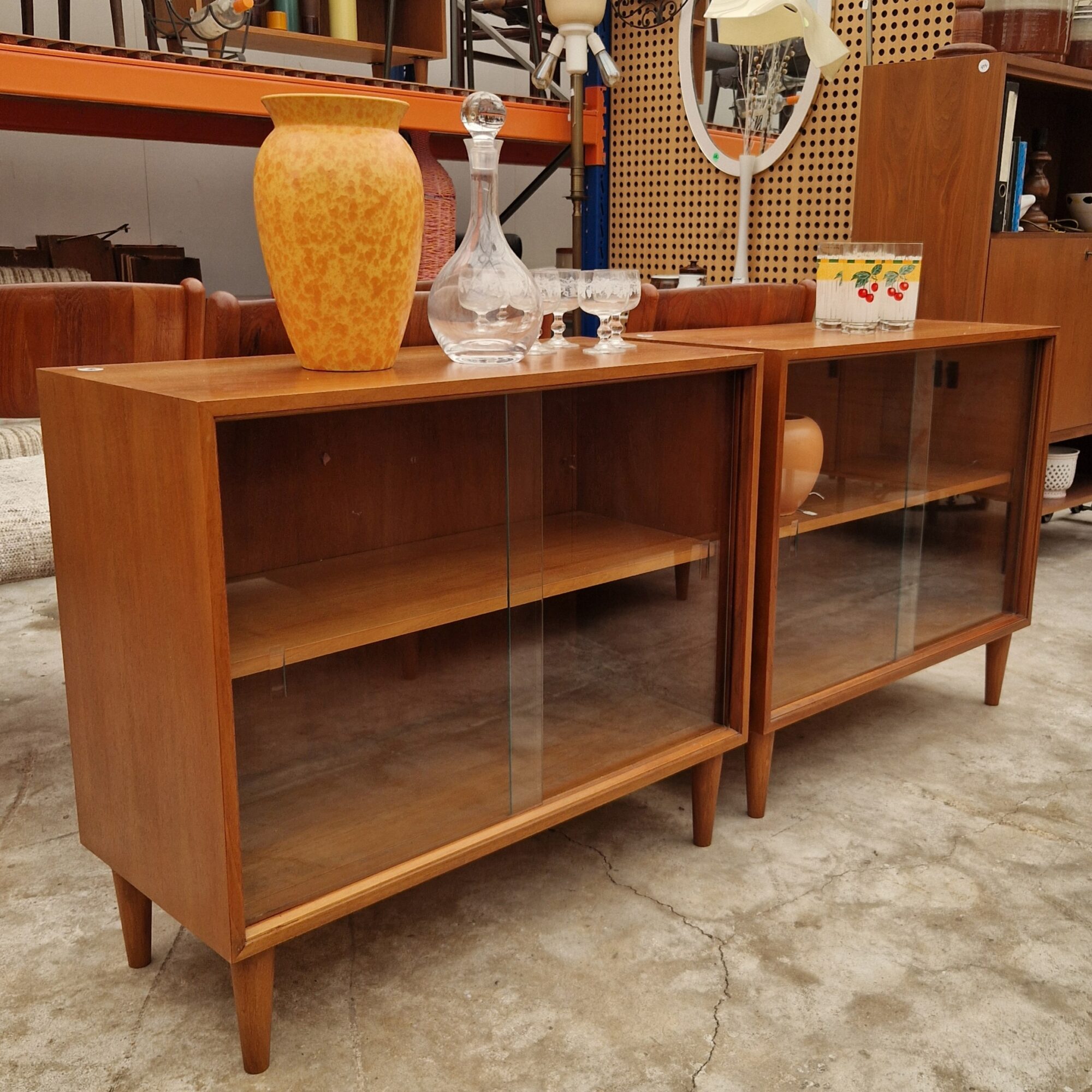 zes vintage kastjes 80cm breed