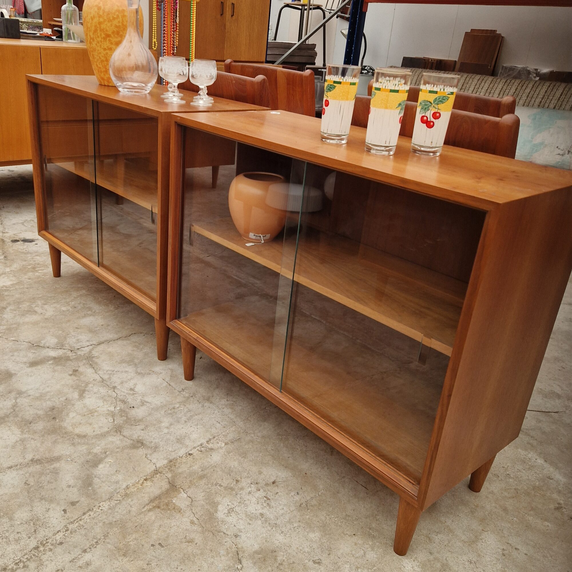 zes vintage kastjes 80cm breed
