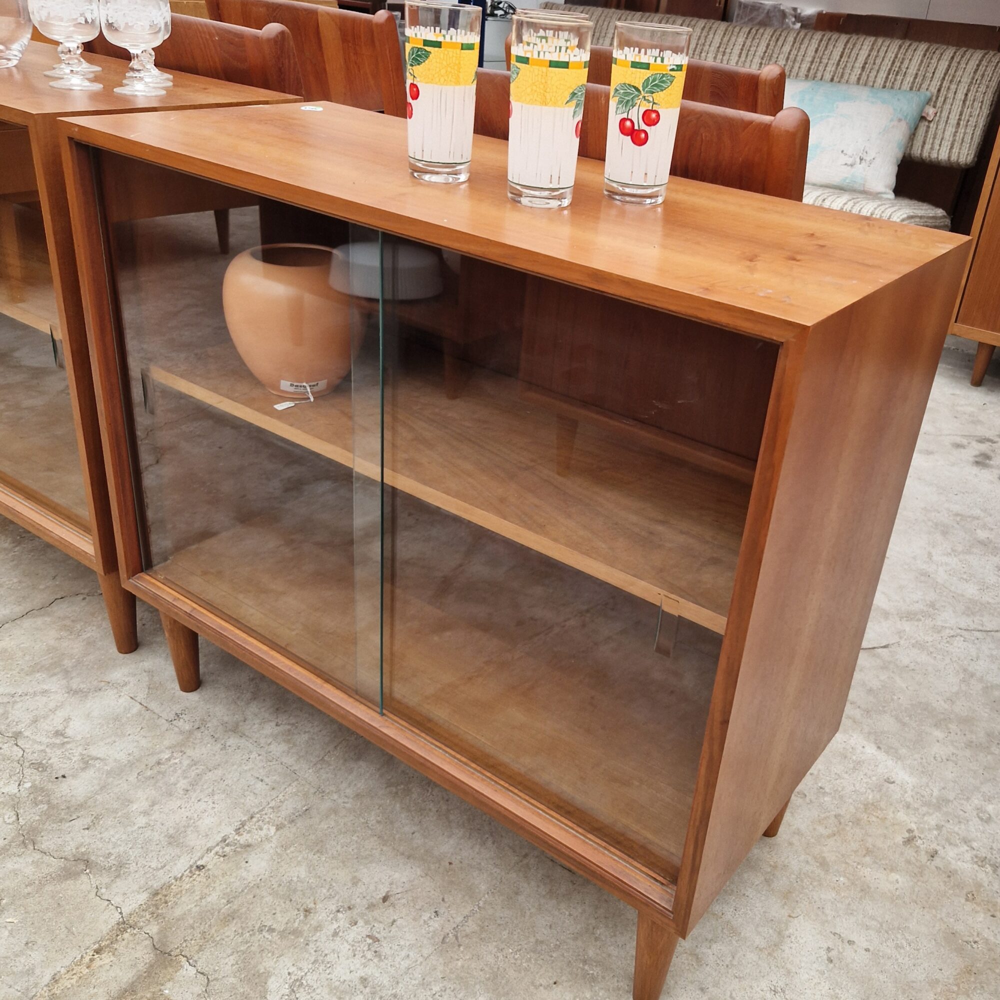 zes vintage kastjes 80cm breed