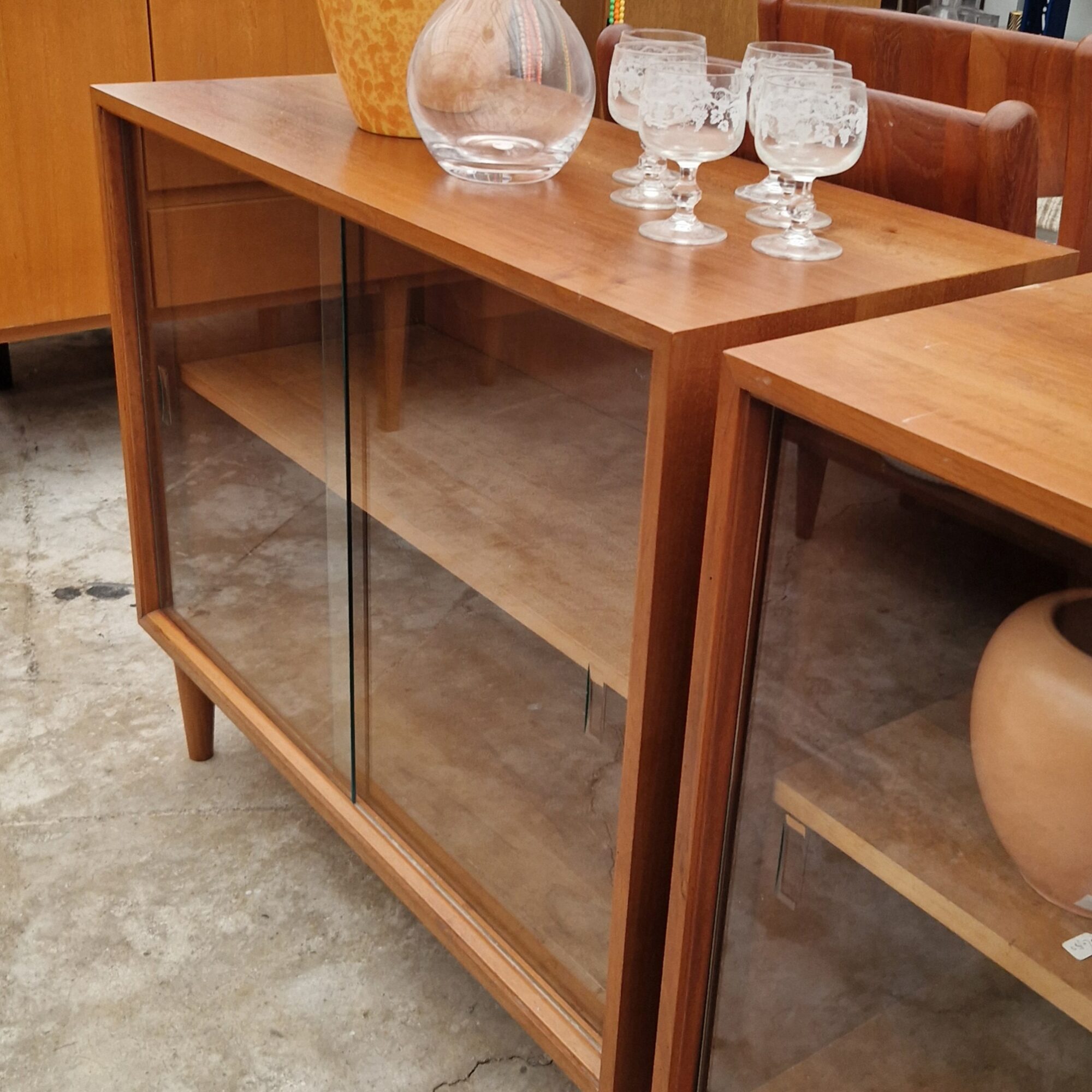 zes vintage kastjes 80cm breed
