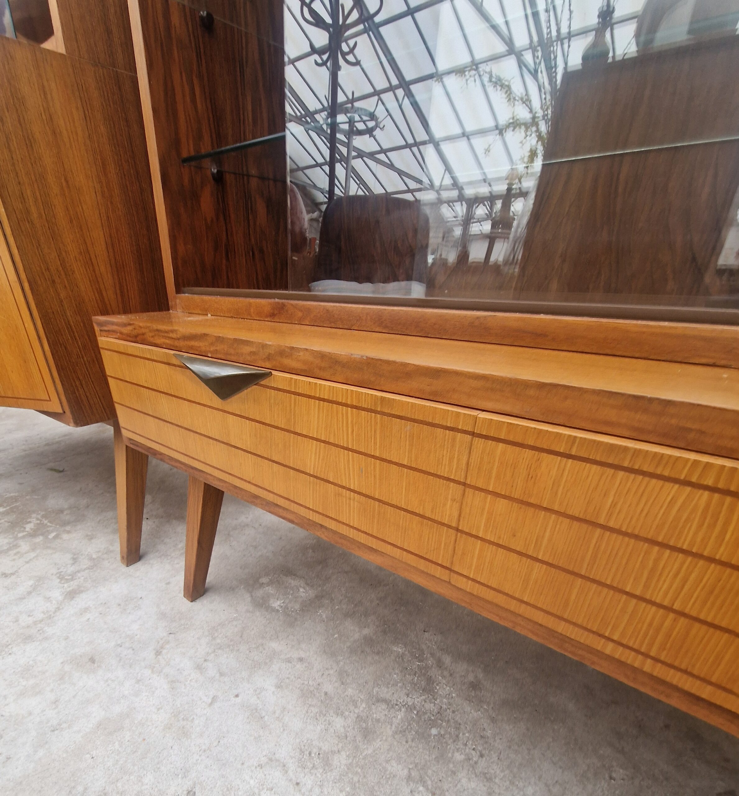 Twee vintage vitrinekasten 100cm met glazen platen - Afbeelding 9