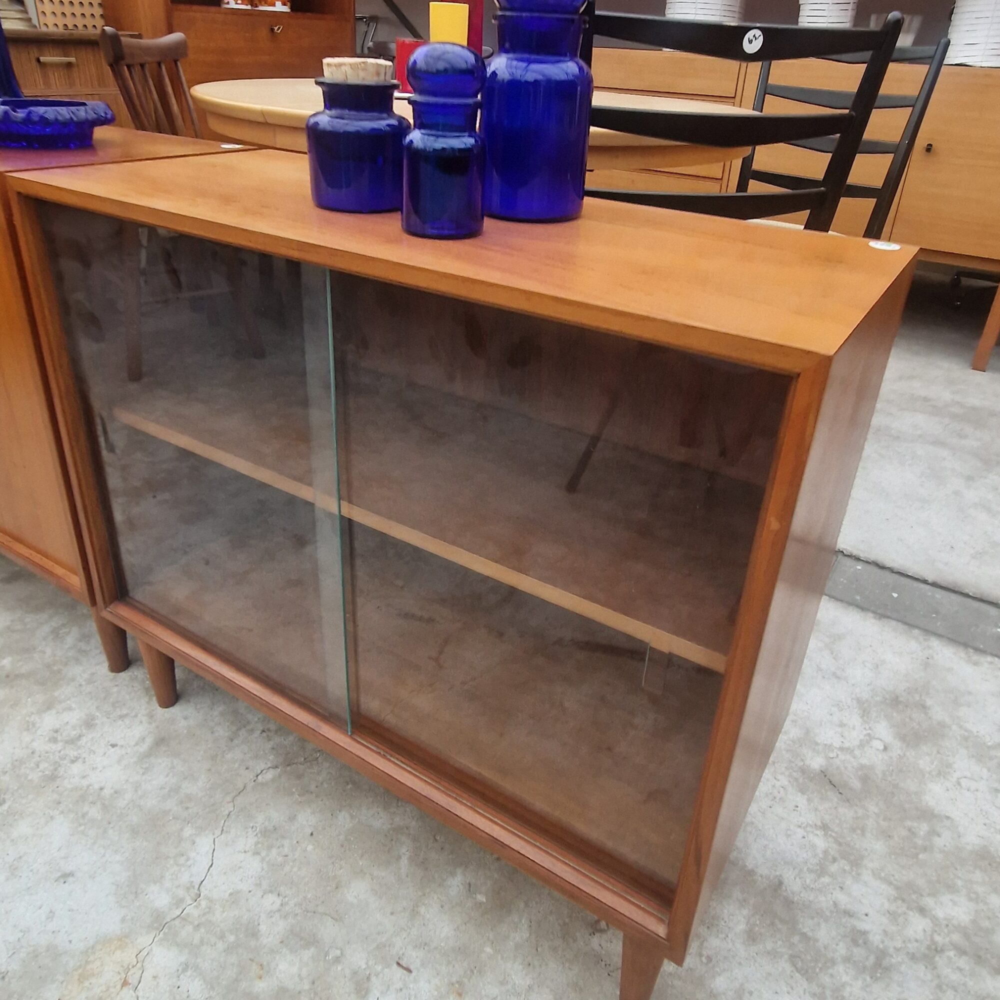 zes vintage kastjes 80cm breed