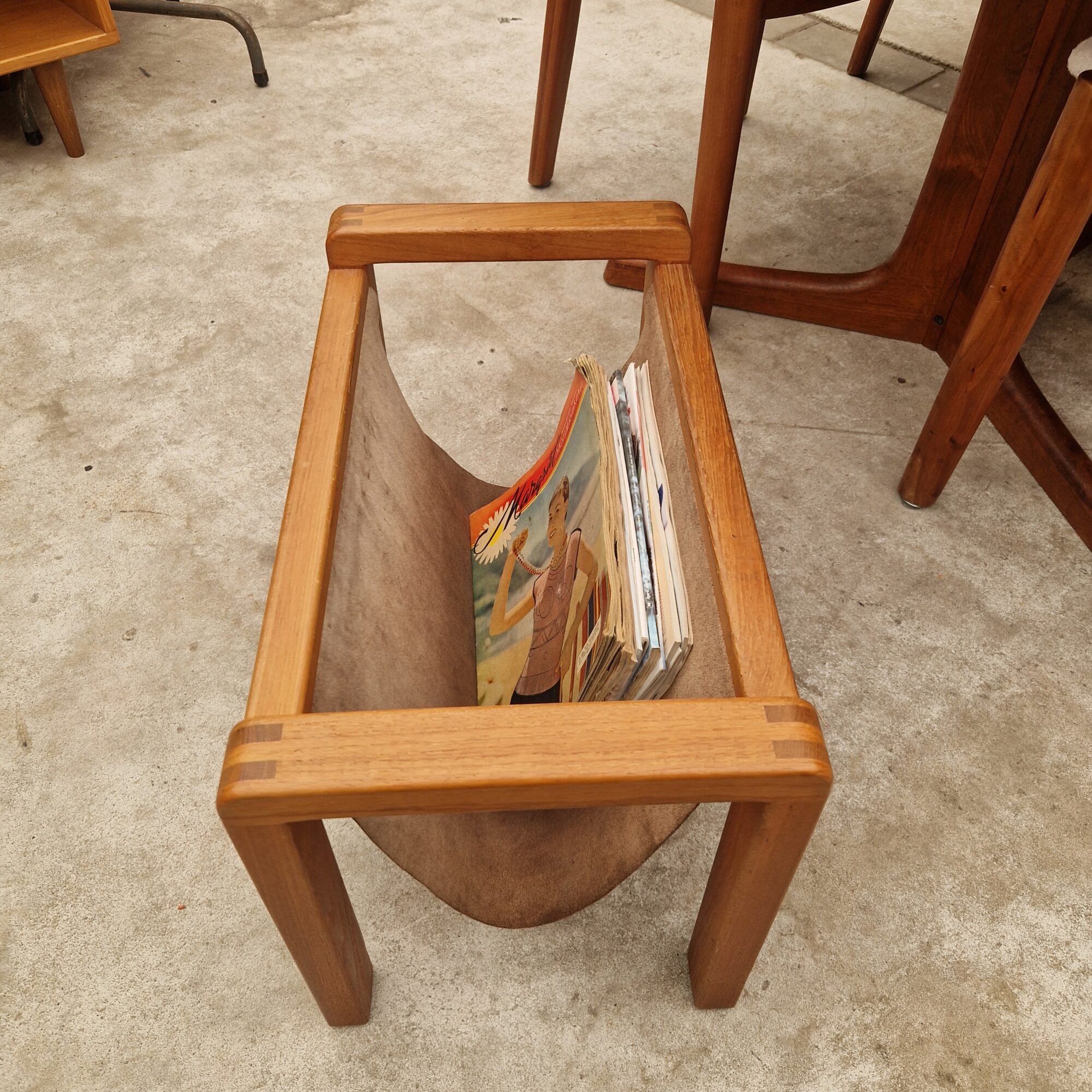Vintage Deense teakhouten lectuurbak