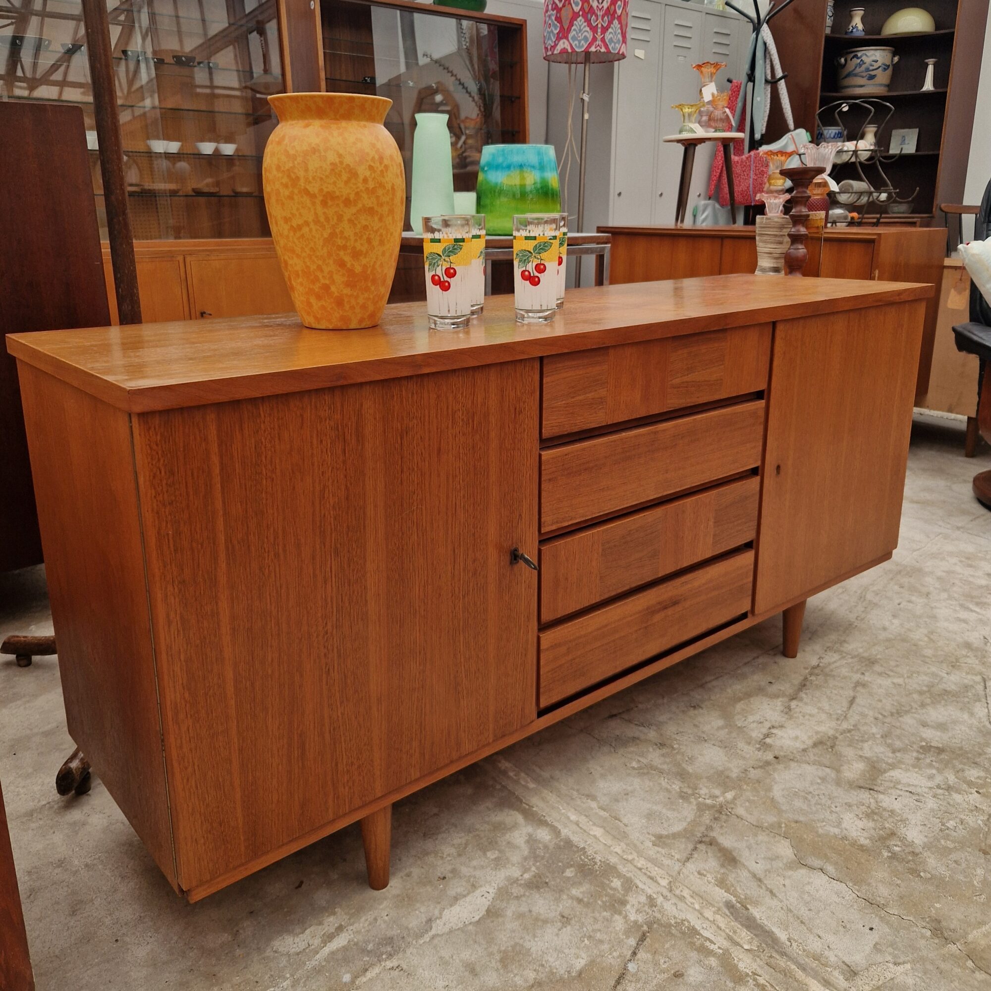 Vintage dressoir 150cm