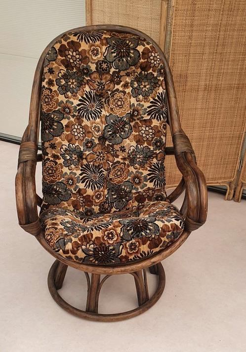 Vintage rotan fauteuil met orgineel kussen
